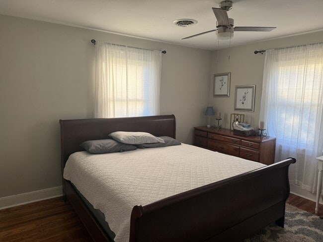 Foto del edificio - 1604 Savannah Ave