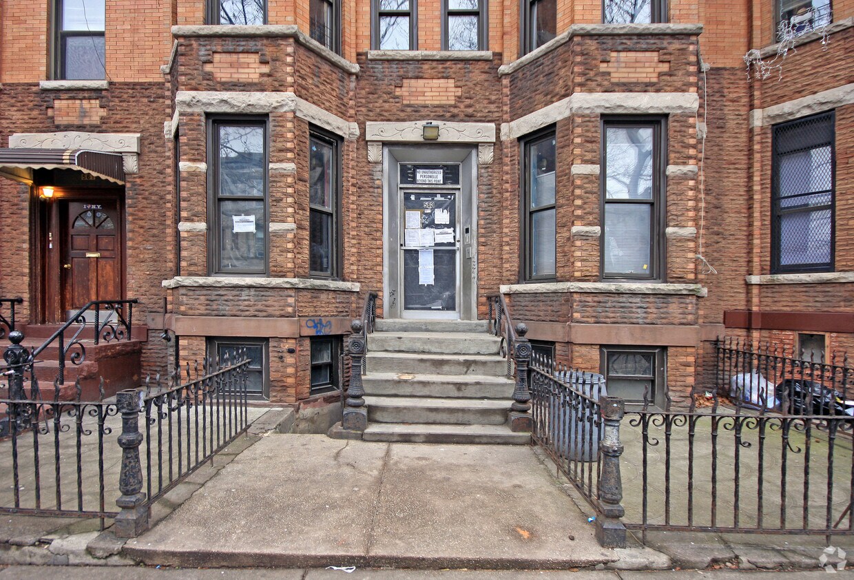 Building Photo - 563 56th St