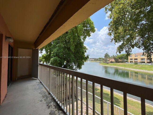 Foto del edificio - 5200 NW 31st Ave