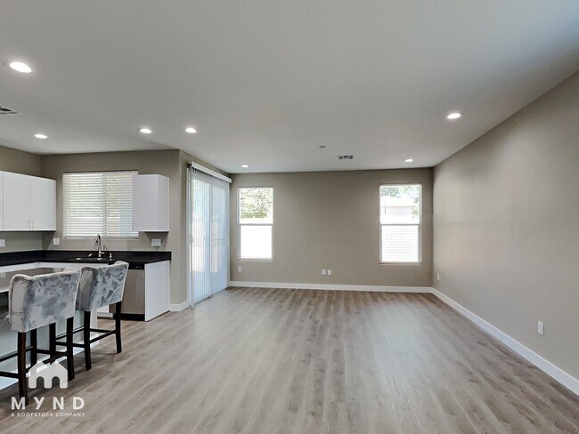 Foto del edificio - 3794 Paseo de Paz Ave