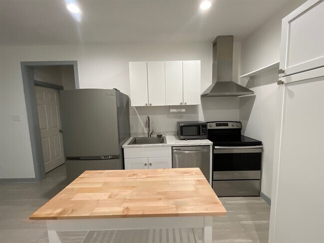 Foto del edificio - 5226 Ridgevan St