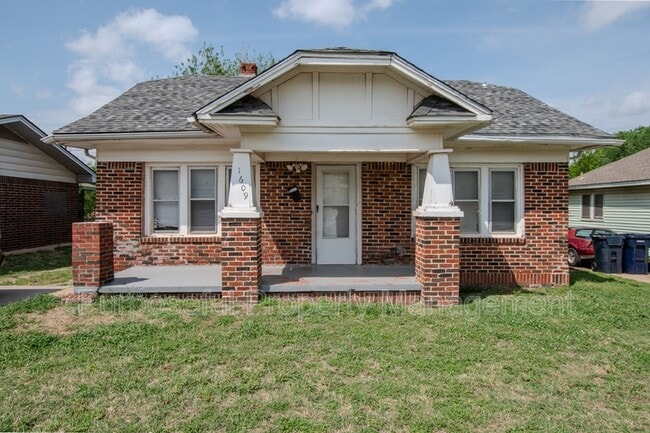 Photo - 1609 NE 18th St House