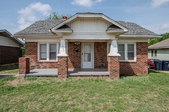 Building Photo - 1609 NE 18th St
