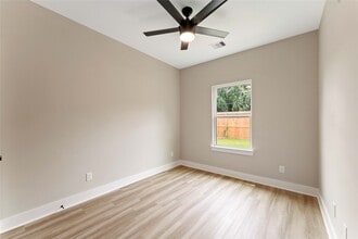 Building Photo - 9514 Ashville Dr