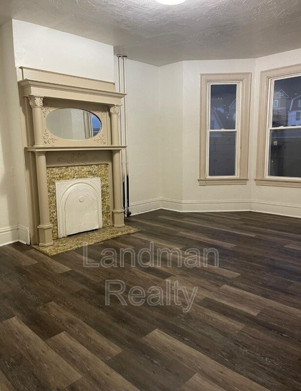 Building Photo - 363 2nd St
