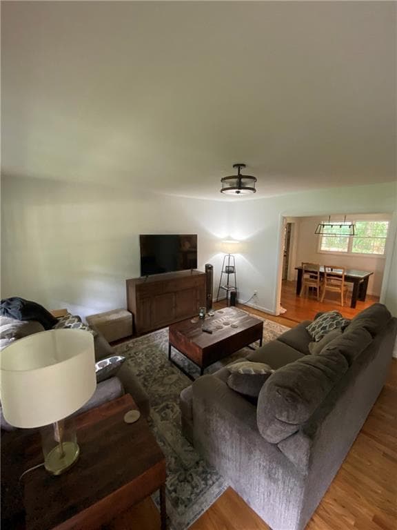 Building Photo - 2000 Fairway Cir NE