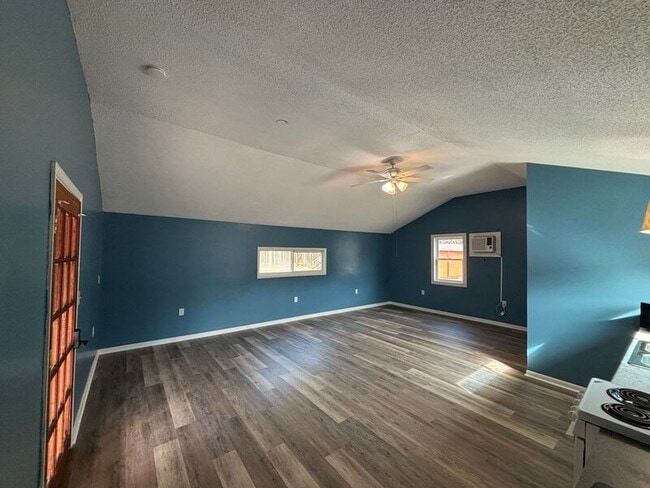 Foto del edificio - 1060 Timmons Acres Ln