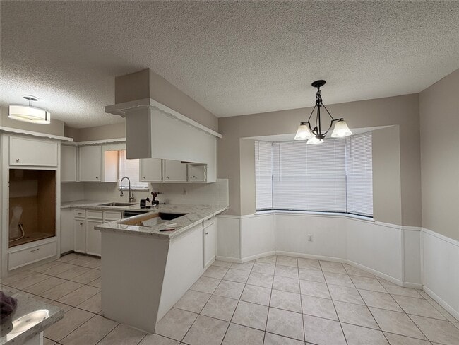 Foto del edificio - 13015 Shady Knoll Ln