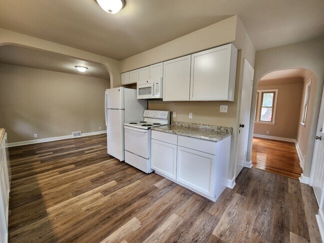 Foto del edificio - Spacious 2 Bedroom Ranch Home