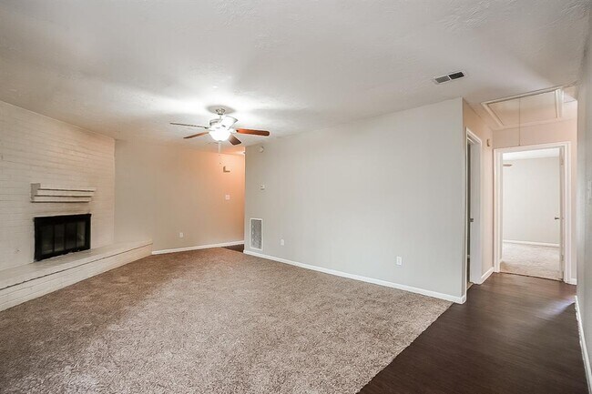 Building Photo - 7511 Navidad Rd