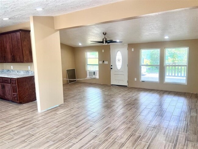 Building Photo - 9115 Puritan Way