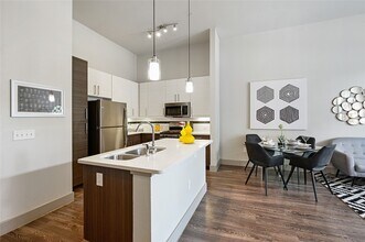 Building Photo - 2411 Fondren Rd
