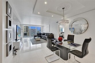 Building Photo - 2030 S Ocean Dr