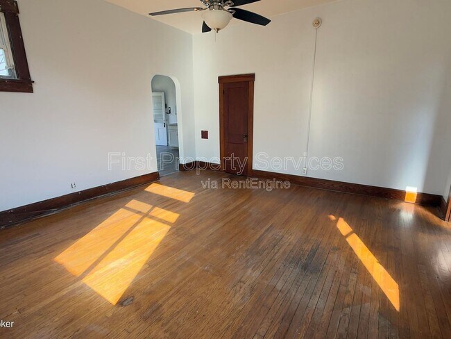 Foto del edificio - 2121 Culbertson Ave