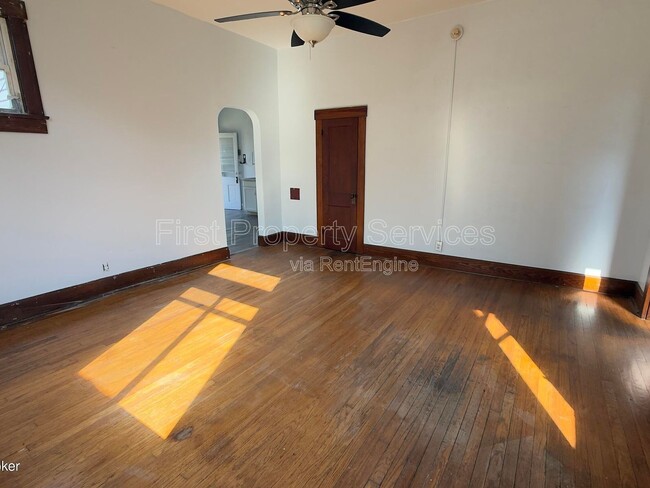 Building Photo - 2121 Culbertson Ave