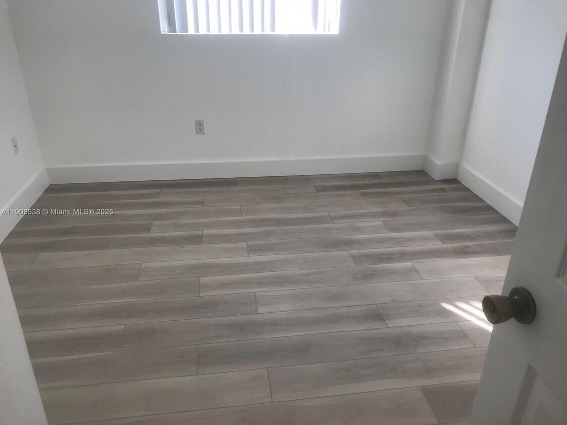 Foto del edificio - 928 SW 3rd St