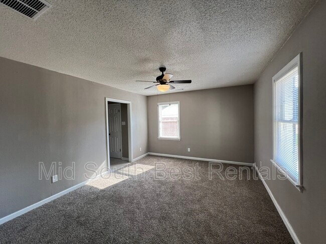 Foto del edificio - 2472 Ketchum Rd