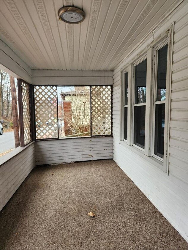 Primary Photo - Nice 3 BR