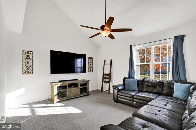 Building Photo - 436 Northdown Dr