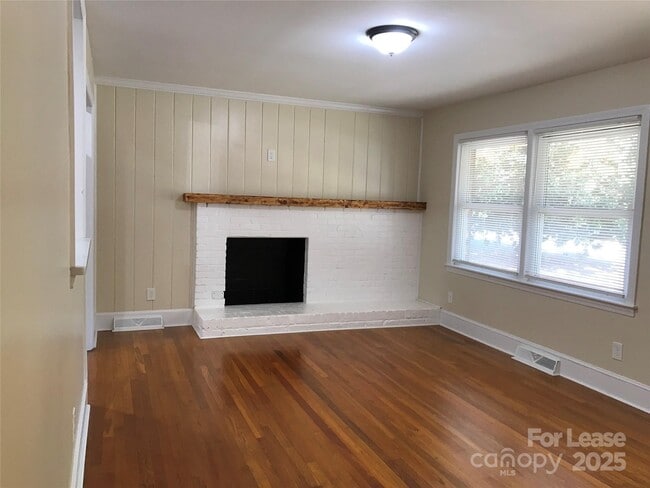 Foto del edificio - 4820 Amity Pl