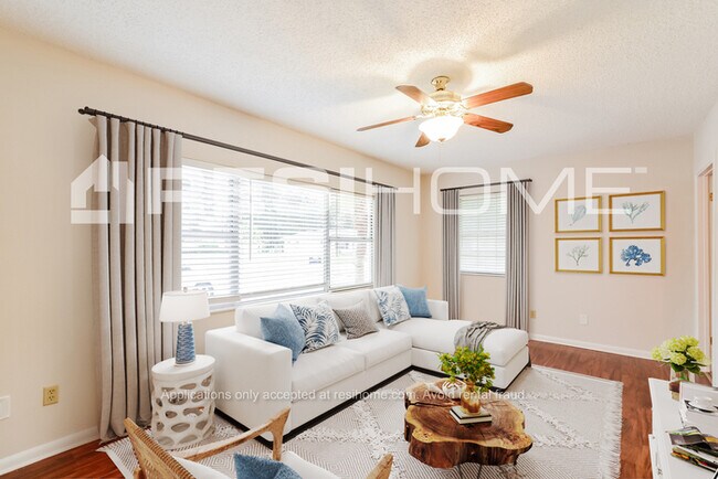 Building Photo - 1549 Silver Fox Cir