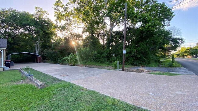 Foto del edificio - 3427 McKinney Rd