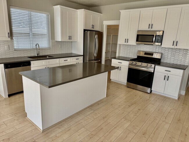 Foto del edificio - 7646 S Waverly Hls Ln