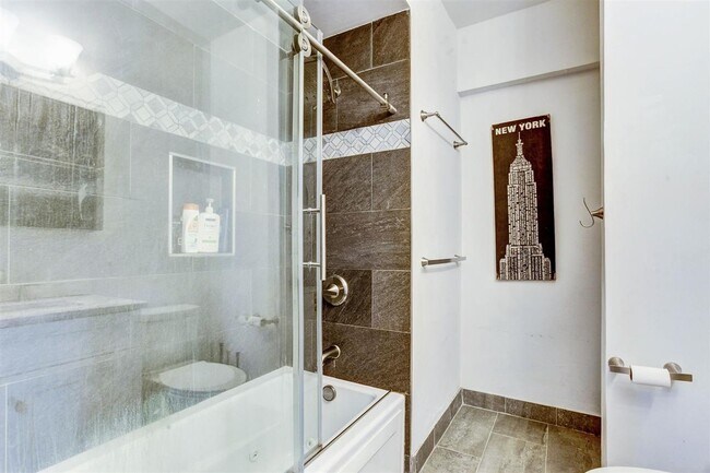 Foto del edificio - 334 1st St