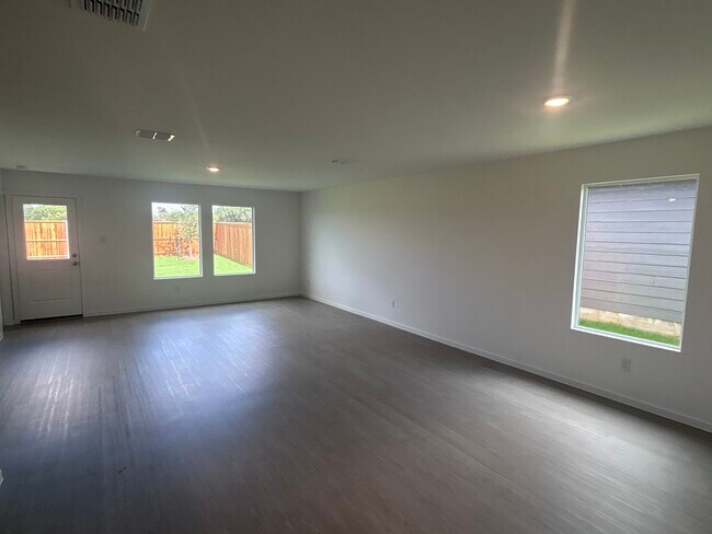 Building Photo - 4221 Jutland Dr