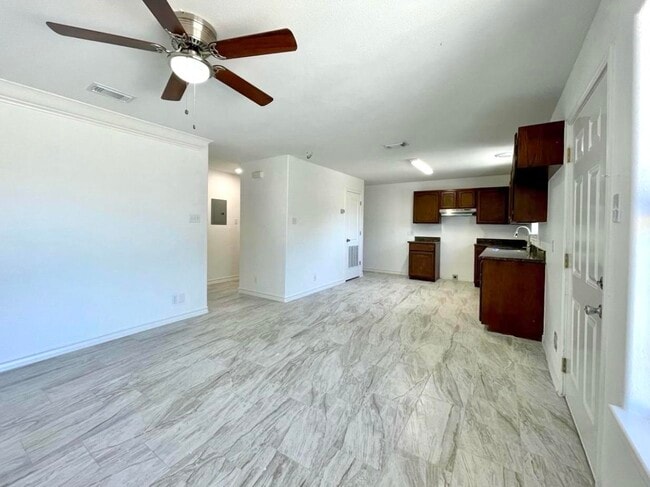 Foto del edificio - 201 Masterson Rd