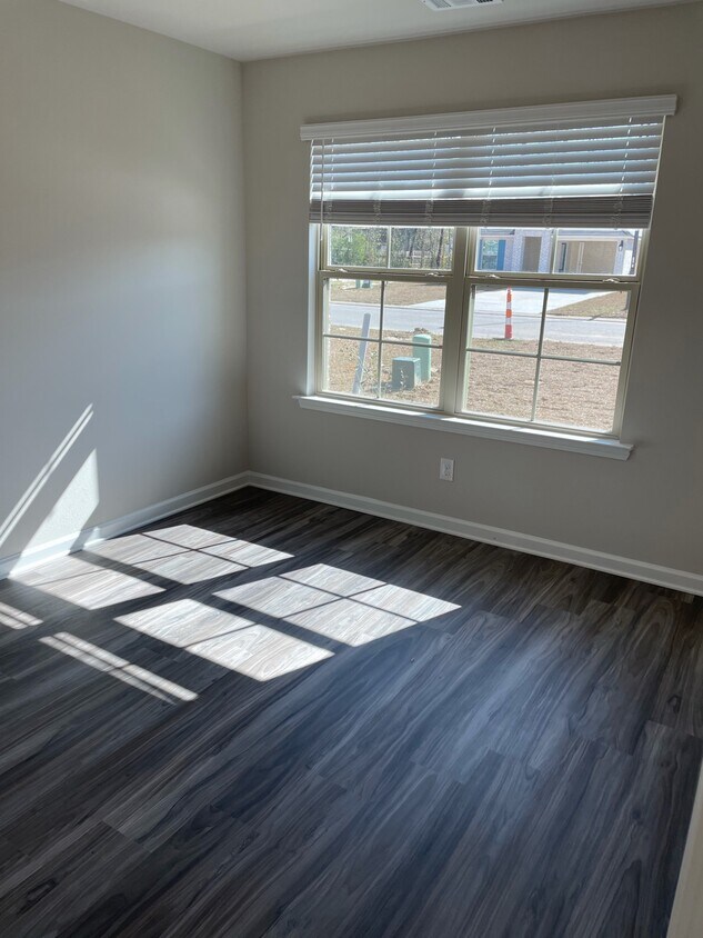 Foto del edificio - 13301 Isabella Blvd