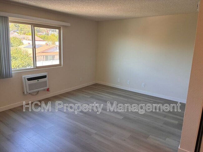 Foto del edificio - 10231 Pinewood Ave