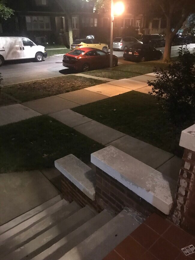 Foto del edificio - 5143 N Kildare Ave