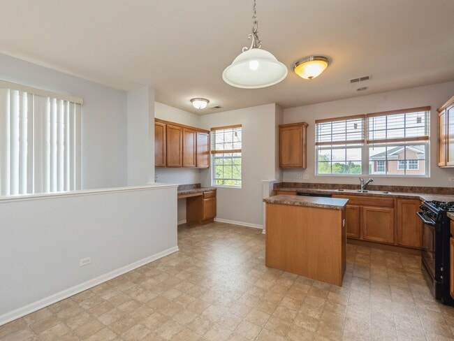 Building Photo - 2243 Concord Dr