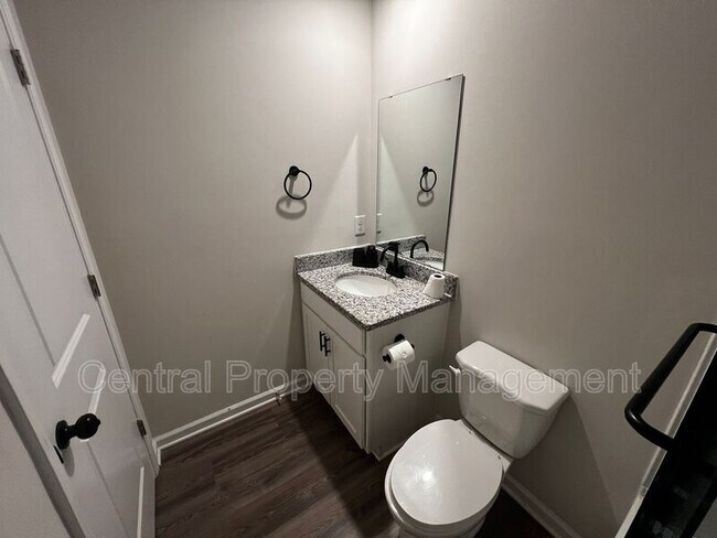 Foto del edificio - 124 Brooks Dr