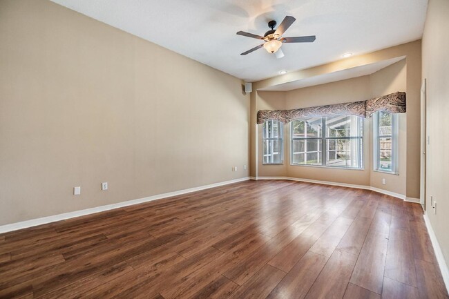 Building Photo - "Discover Spacious Elegance: 4-Bedroom Ret...