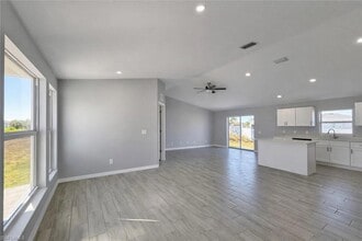 Building Photo - 147 Peoria St
