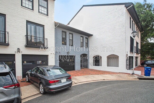 Photo - 2045 North Abingdon Street Townhome