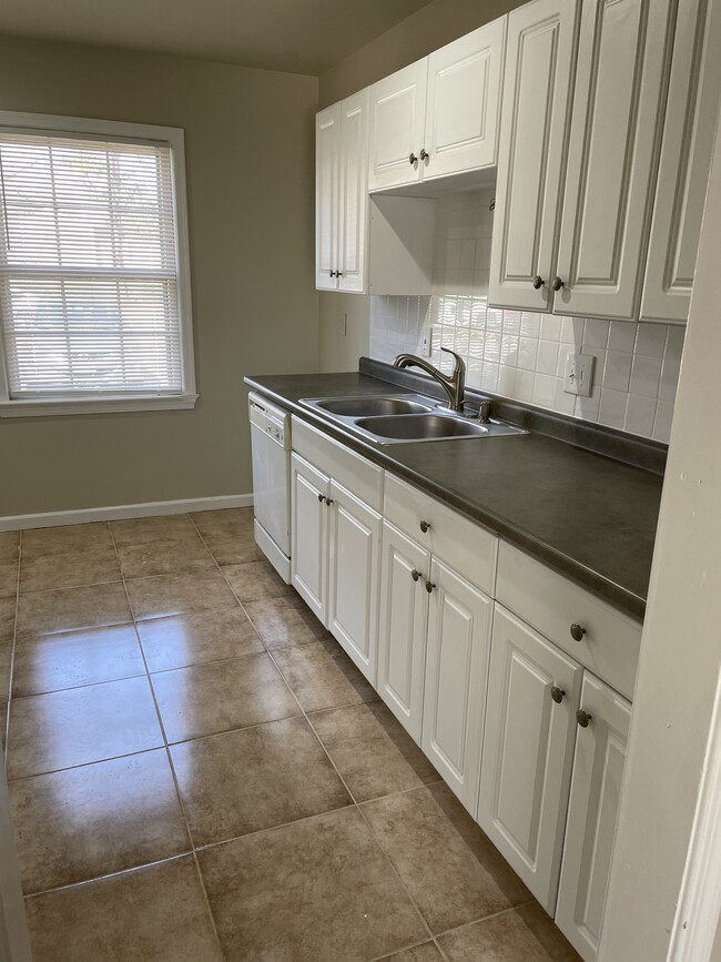 Kitchen - 14545 Old Courthouse Way