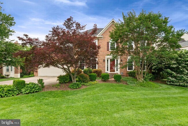 Building Photo - 8527 Silverview Dr