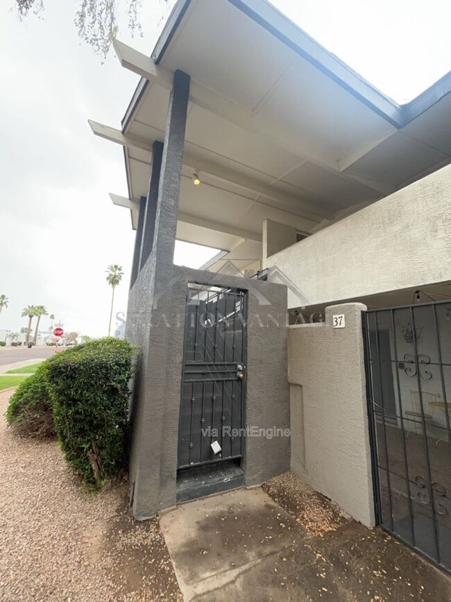 Photo - 810 E Colter St Apartment