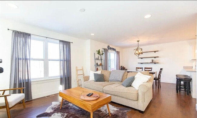 Foto del edificio - 1650 Davis Ln