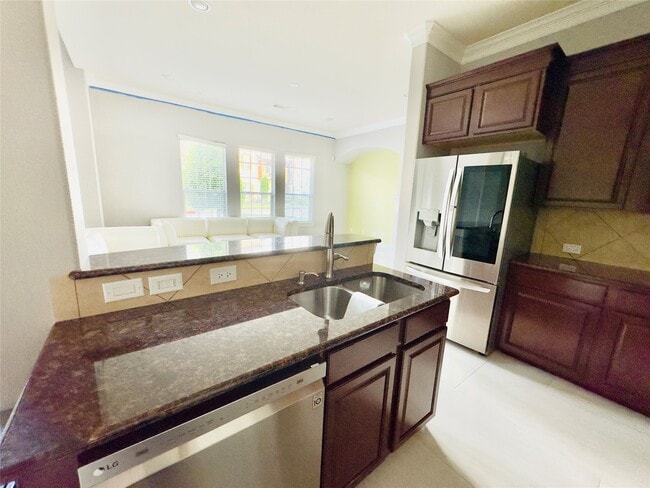 Building Photo - 14535 San Pietro Dr