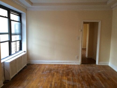 Building Photo - 308 W 99th St