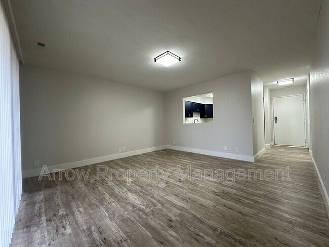 Foto del edificio - 515 W Saunders Ave