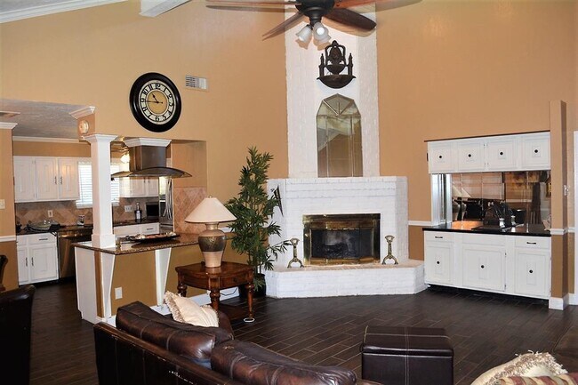 Foto del edificio - 12542 Wrenthorpe Dr