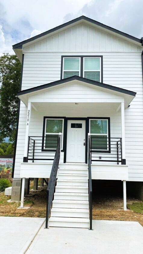 Primary Photo - 2218 Bringhurst St