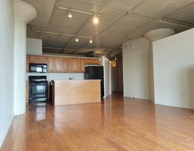 Building Photo - 1524 S Sangamon St