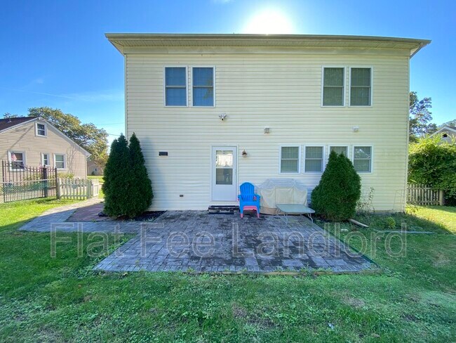 Foto del edificio - 7618 Leonard Dr