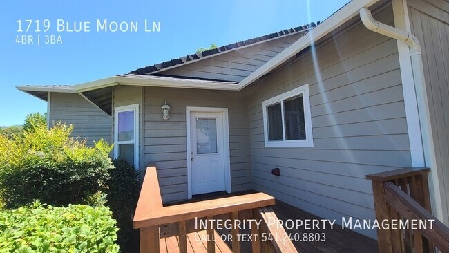 Foto del edificio - 1719 Blue Moon Ln